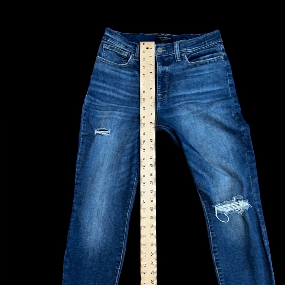 Lucky Jeans - Picture 10 of 11